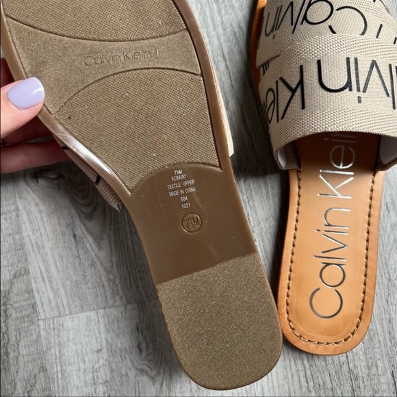 Calvin Klein Bainy logo slides - Picture 3 of 3